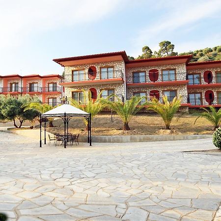 Ta 2 Pefka - Petros Italos Neos Marmaras Esterno foto